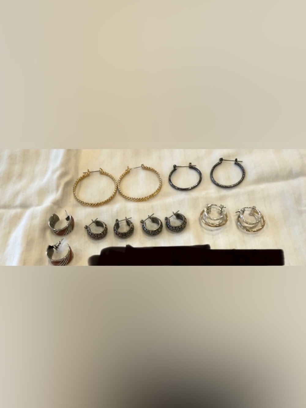 🟢 3/$15 - 6 pairs of hoop earrings